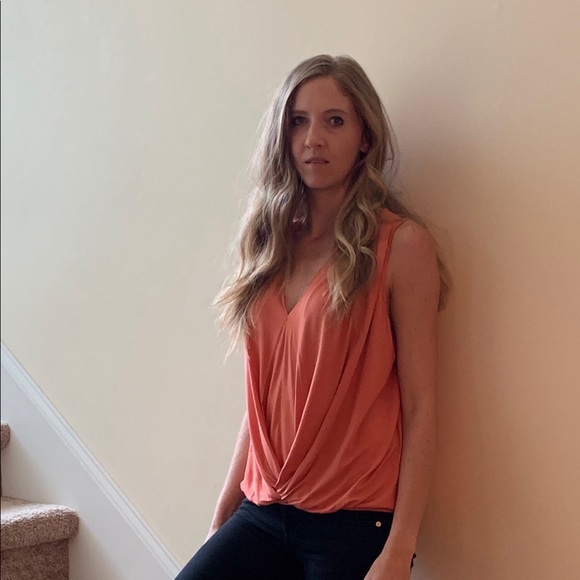 Umgee Tops - 🌞Umgee gathered a-line, v-neck tank top.🌞